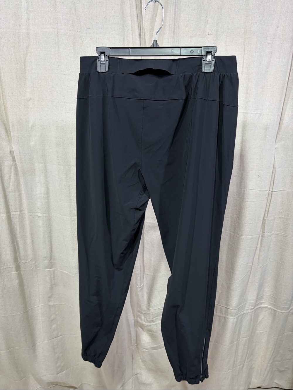Lululemon Athletica Surge Jogger - Picture 4 of 6